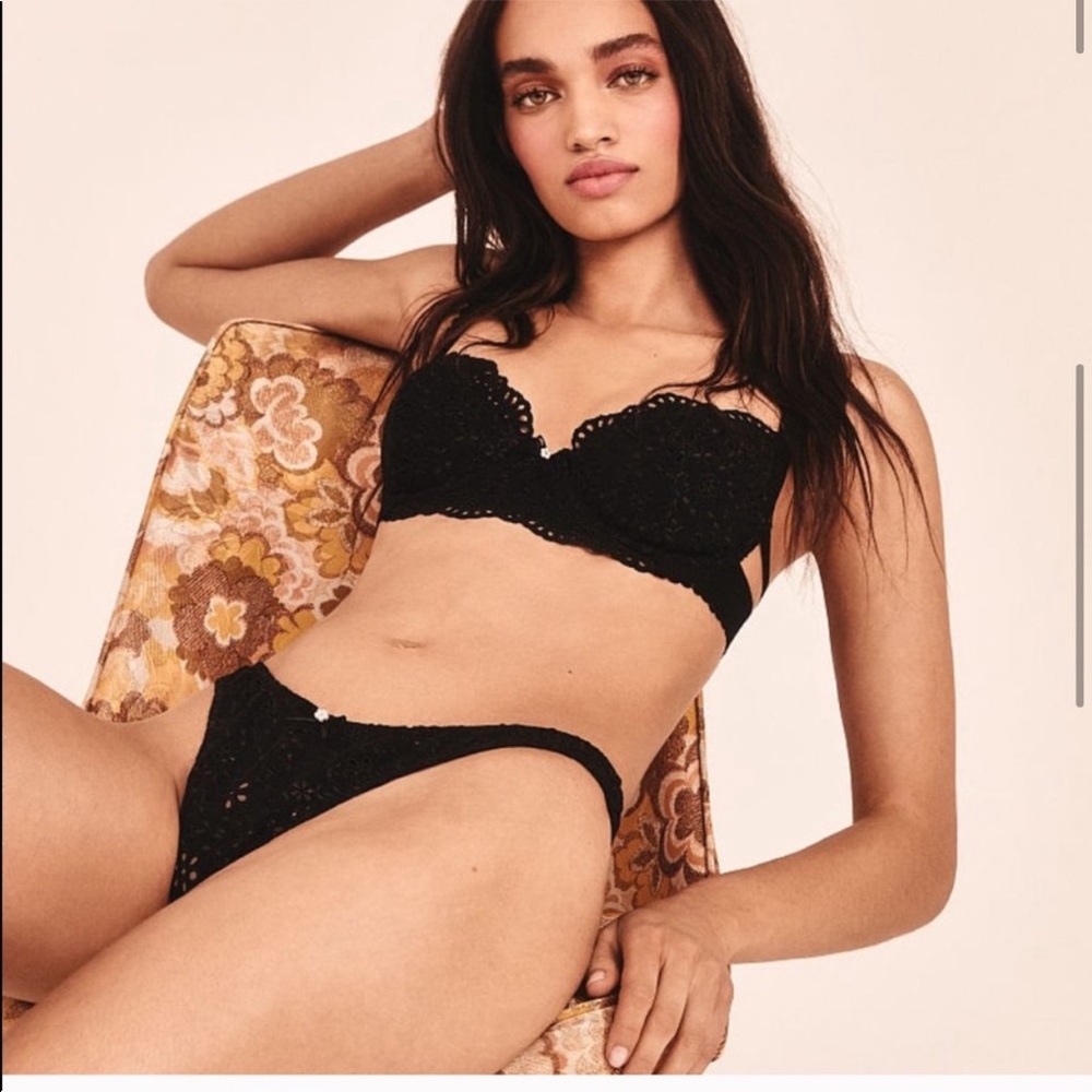 For love and lemons 🍋 eyelet set - Picture 7 of 12